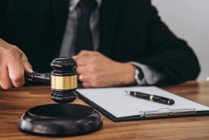 Inmediación en derecho: ¿Qué es y cómo afecta tus juicios? Descúbrelo aquí
